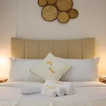 Aurora Your 2Br Duplex Transit Apartment In Masdar City