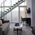 Aurora Your 2Br Duplex Transit Apartment In Masdar City